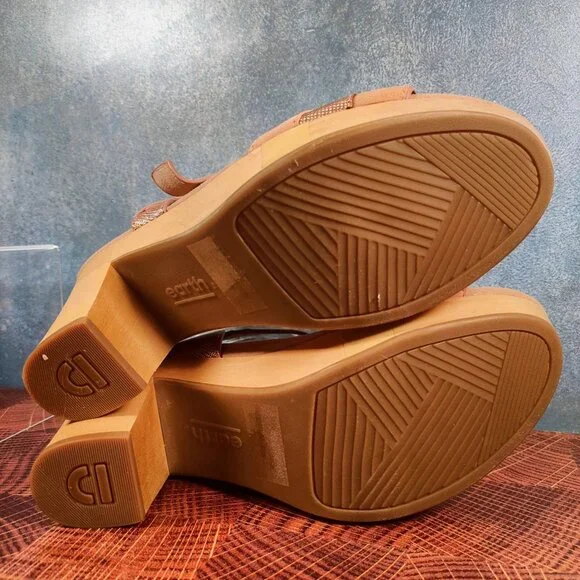 Earth Oak Chestnut Suede Platform Sandals Size 9 Dusty Pink - Picture 7 of 7